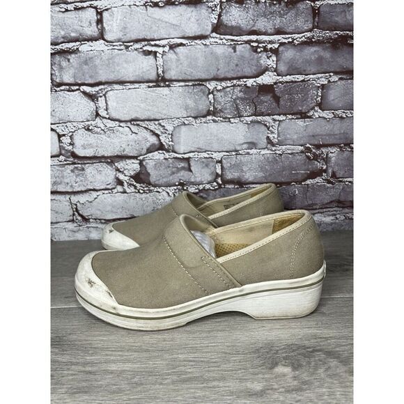 Dansko Volley Vegan Tan Beige Khaki Canvas Non Slip Clogs Women Sz 39EU/8.5M US - Picture 8 of 16